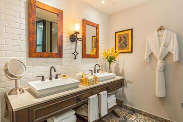Vista Encantada Spa Resort & Residences