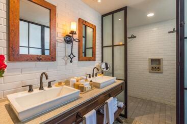 Vista Encantada Spa Resort & Residences