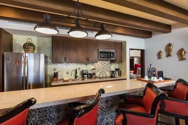 Vista Encantada Spa Resort & Residences