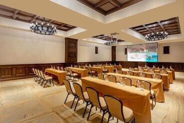 Vista Encantada Spa Resort & Residences