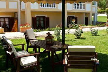 Amboula Beach Apartments