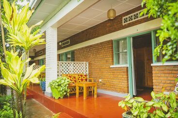 تختخواب و صبحانه Isange Paradise Resort