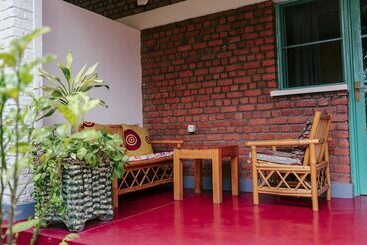 تختخواب و صبحانه Isange Paradise Resort