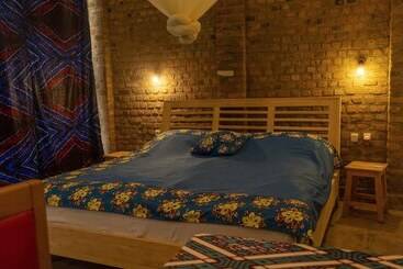 تختخواب و صبحانه Isange Paradise Resort