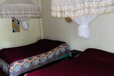 تختخواب و صبحانه Isange Paradise Resort