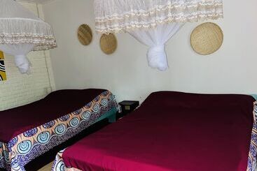 تختخواب و صبحانه Isange Paradise Resort