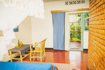 تختخواب و صبحانه Isange Paradise Resort