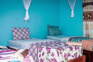 تختخواب و صبحانه Lindas's Lodge