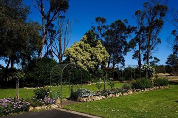 Fairlawn Estate