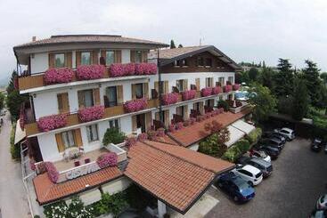 مسافرخانه Parc Hotel Casa Mia