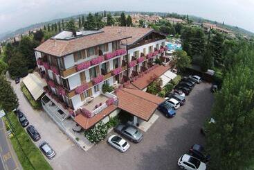 مسافرخانه Parc Hotel Casa Mia