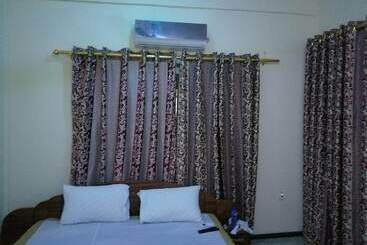 هتل Nass Lodge