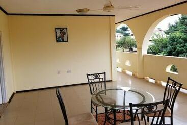 هتل Nass Lodge