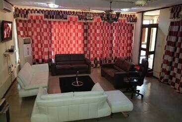 هتل Nass Lodge