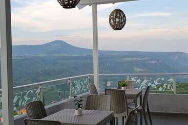 هتل Y Spa Posada Mirador