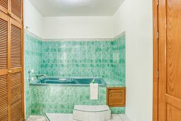 هتل Y Spa Posada Mirador