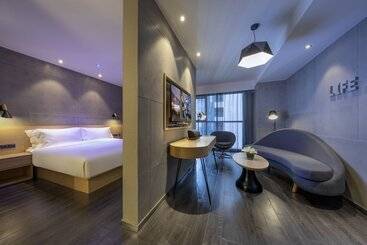 Orange Hotel Select North Railway