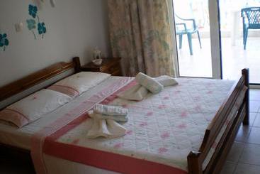 Pella Hotel   New