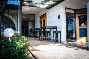 پانسیون Guest Accomodation Tamaris