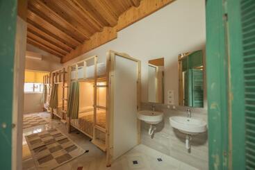 هاستل Mosaic Home