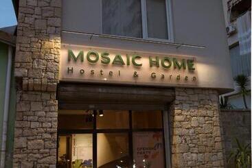 هاستل Mosaic Home
