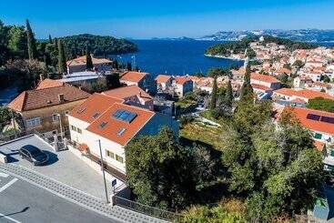 Apartments Rilovic, City And Sea View Apartments