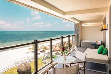Dreams Natura Resort & Spa  All Inclusive