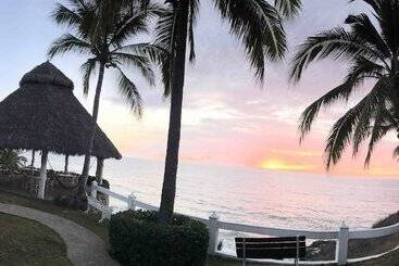 هتل Bungalows Lydia San Pancho