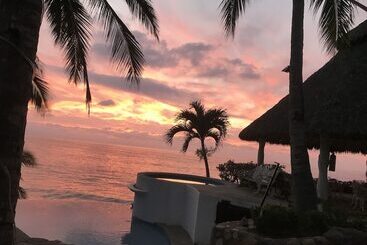 هتل Bungalows Lydia San Pancho