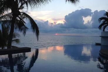 هتل Bungalows Lydia San Pancho