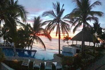 هتل Bungalows Lydia San Pancho