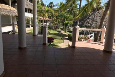 هتل Bungalows Lydia San Pancho