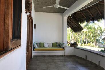 هتل Bungalows Lydia San Pancho