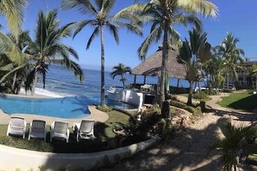 هتل Bungalows Lydia San Pancho