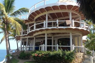 هتل Bungalows Lydia San Pancho