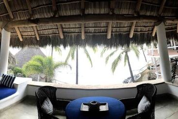 هتل Bungalows Lydia San Pancho