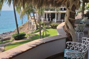 هتل Bungalows Lydia San Pancho