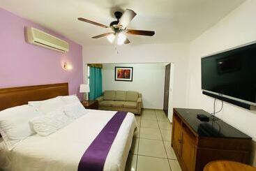 هتل Cactus Inn Los Cabos