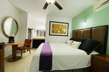 هتل Cactus Inn Los Cabos