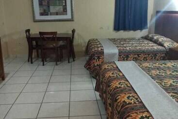 هتل Cactus Inn Los Cabos