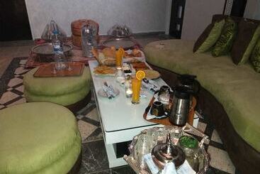 هتل Lahlou Riad Cafeteria