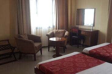 هتل Plazza Inn