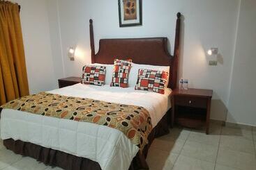 هتل Club Quinta Pat Resort & Restaurant