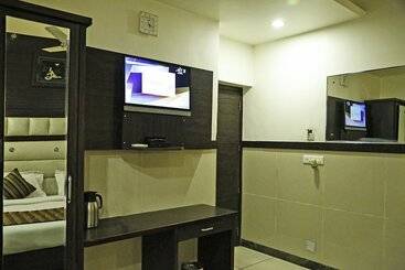 هتل Satyam Lodge By Oyo Rooms
