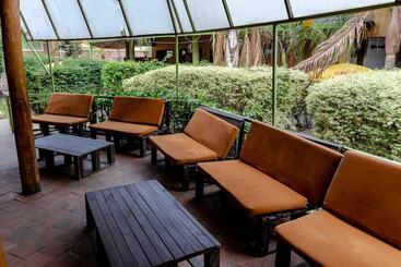 Sawa Sawa Motel