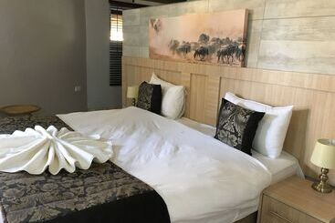 Thomo's Inn