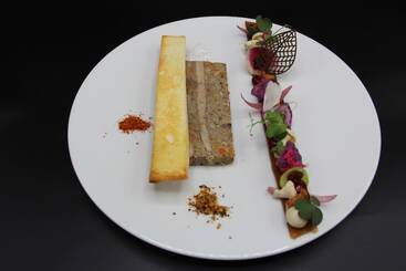 Châtonneyre Hotel & Restaurant