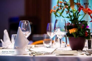 Astra Vevey Hotel & Restaurant