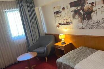 هتل Hôtel Des Trois Rois