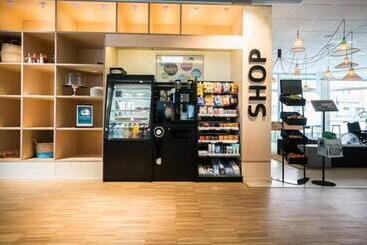 هتل Scandic Kista